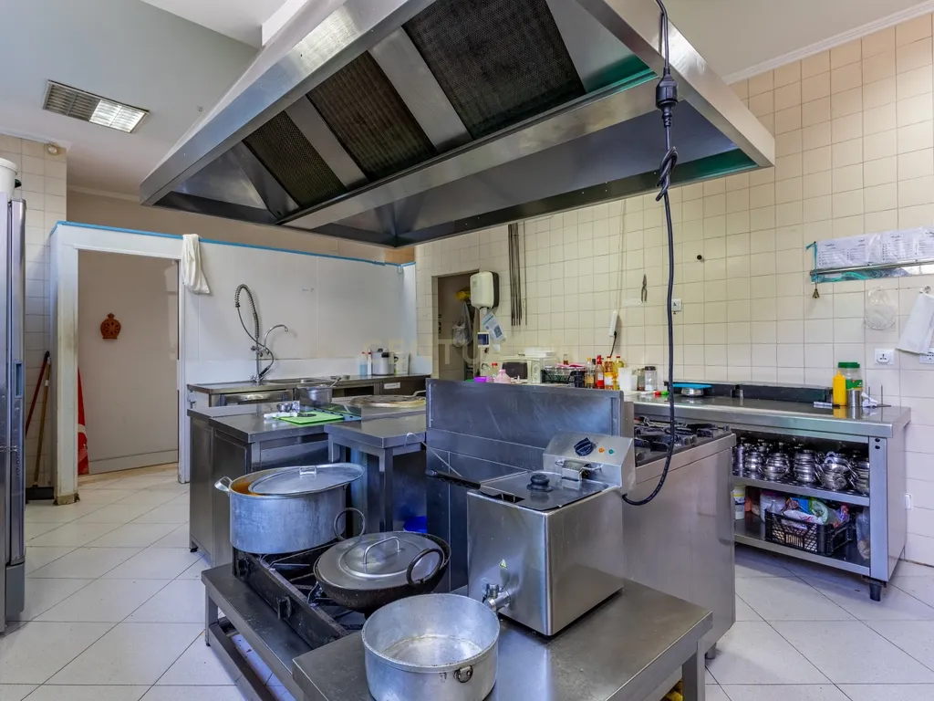 Espaço comercial no centro de Alverca junto às Finanças - Image 11