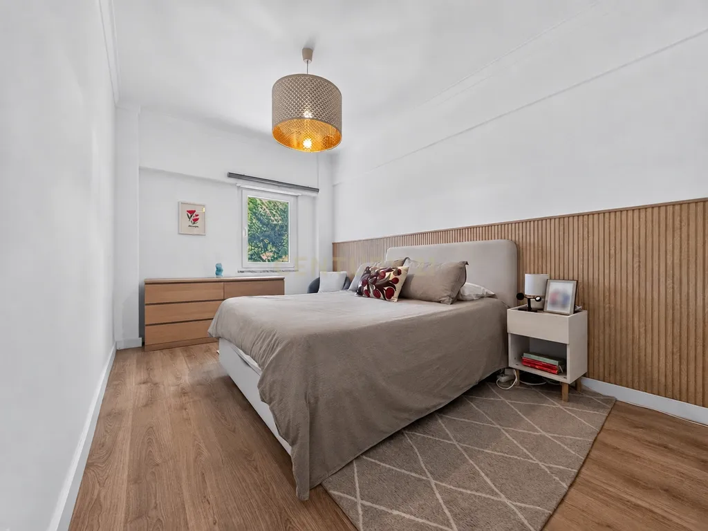 Apartamento T3 remodelado em Linda-a-Velha - Image 24