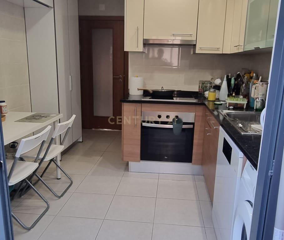 Apartamento T2 com Garagem em Localização Privilegiada - Image 15