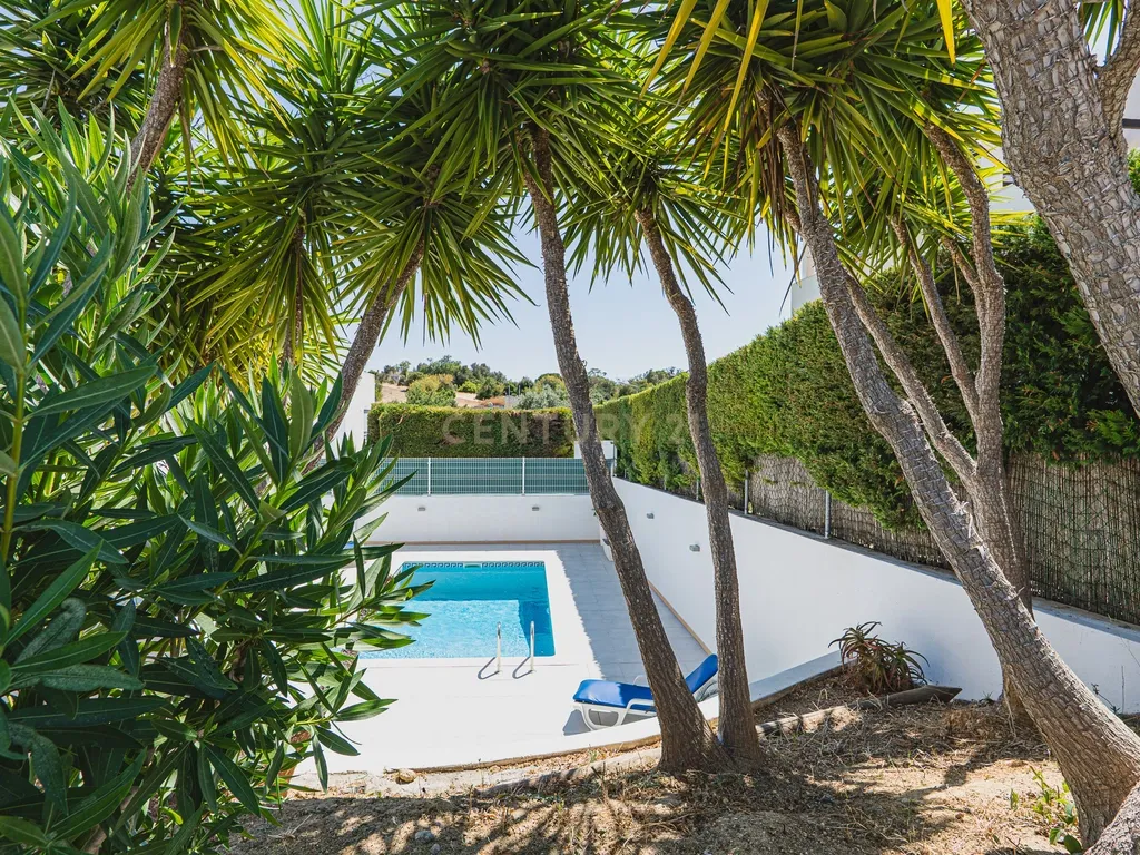 Moradia com 3 Quartos com Piscina - Urbanização Quinta do Rogel - Alcantarilha - Algarve - Image 34