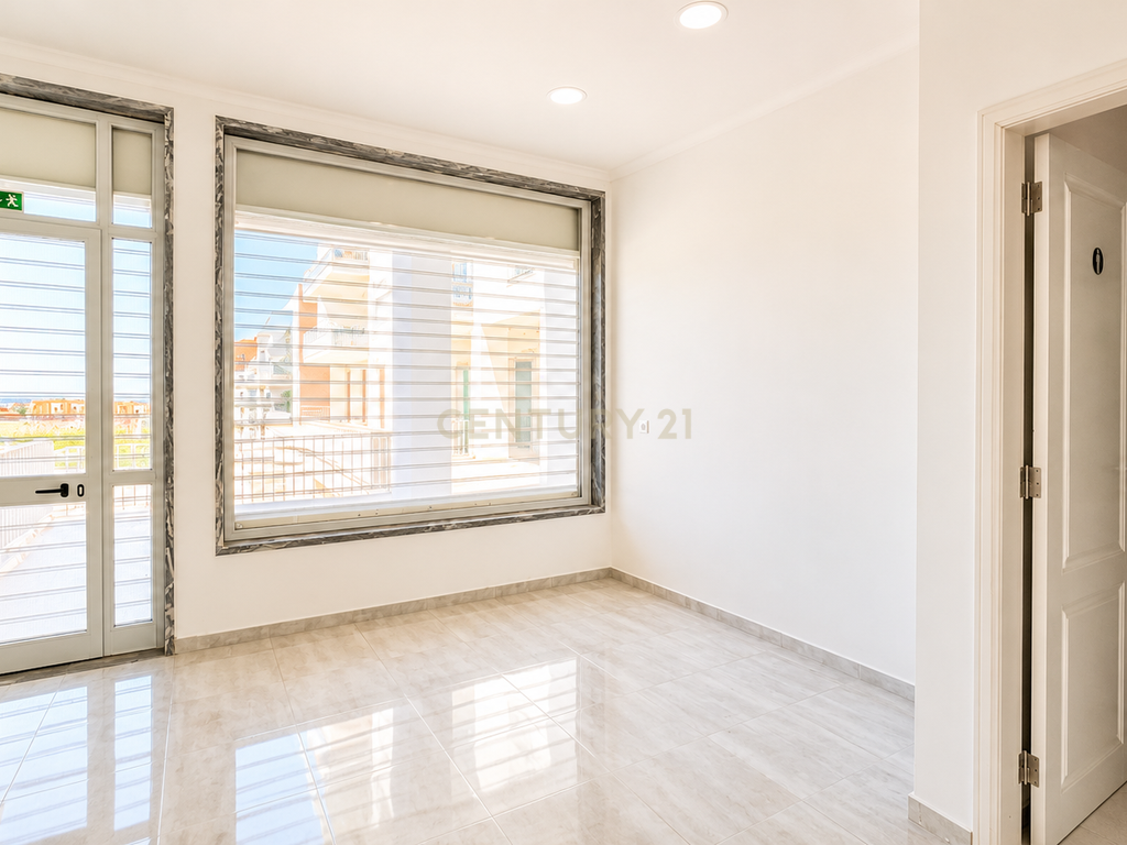 LOJA COMERCIAL COM DUAS FRENTES | PORTO SALVO | OEIRAS - Image 4