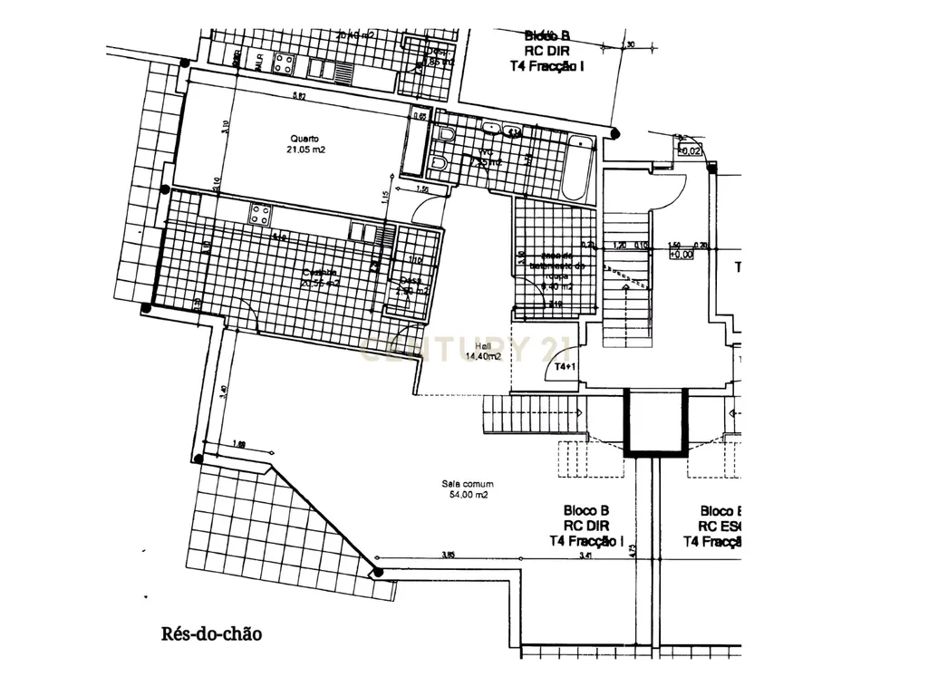 T4 DUPLEX COM 288,50 M², TERRAÇO PRIVATIVO DE 310 M² E ESTACIONAMENTO PARA 7 CARROS — A POUCOS MINUTOS DE LEIRIA - Image 44