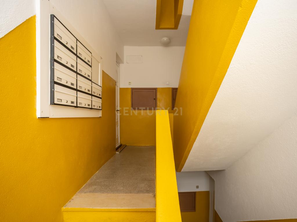 Apartamento T3 com Vista Deslumbrante sobre a Baía de Setúbal – Bairro dos Pescadores, Reboreda - Image 5