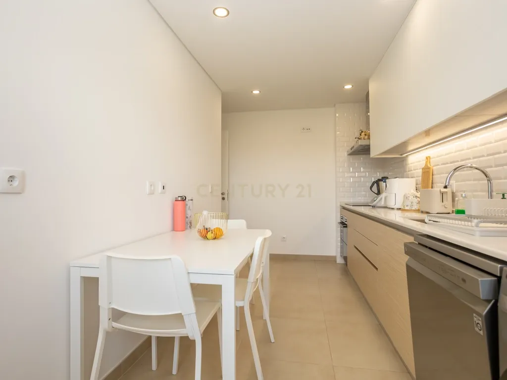 Apartamento T3 Remodelado | Bairro Novo | Seixal - Image 6