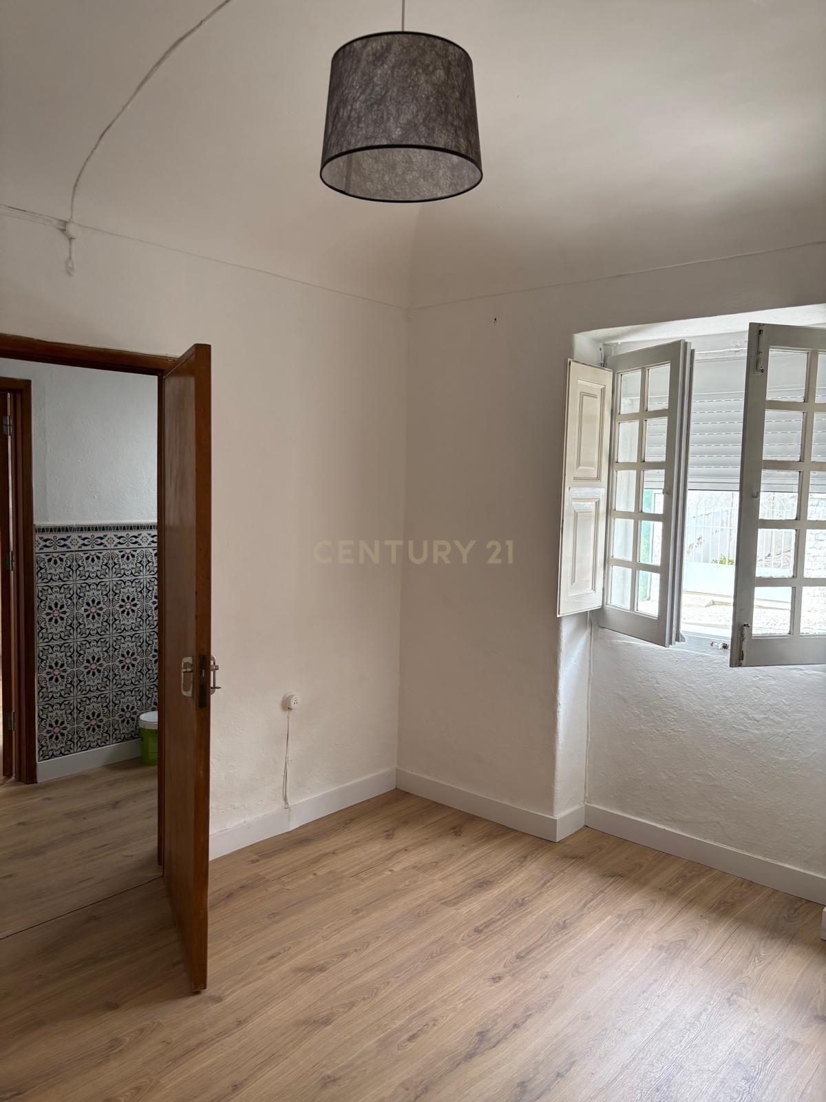 Apartamento T2 em Estremoz com Jardim PARA ARRENDAMENTO - Image 16