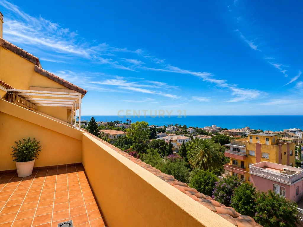Ático Dúplex con vistas al mar en centro de Arroyo de la Miel, Benalmádena - Image 2