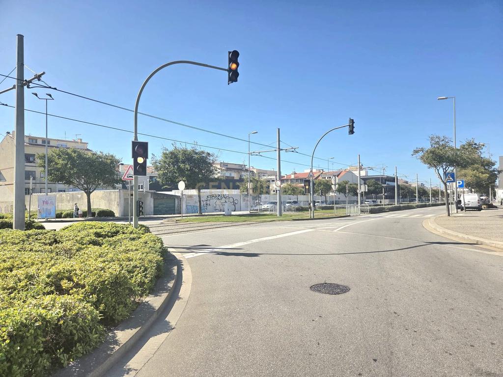 Moradia com Três Quartos em Construção na Póvoa de Varzim - Image 37