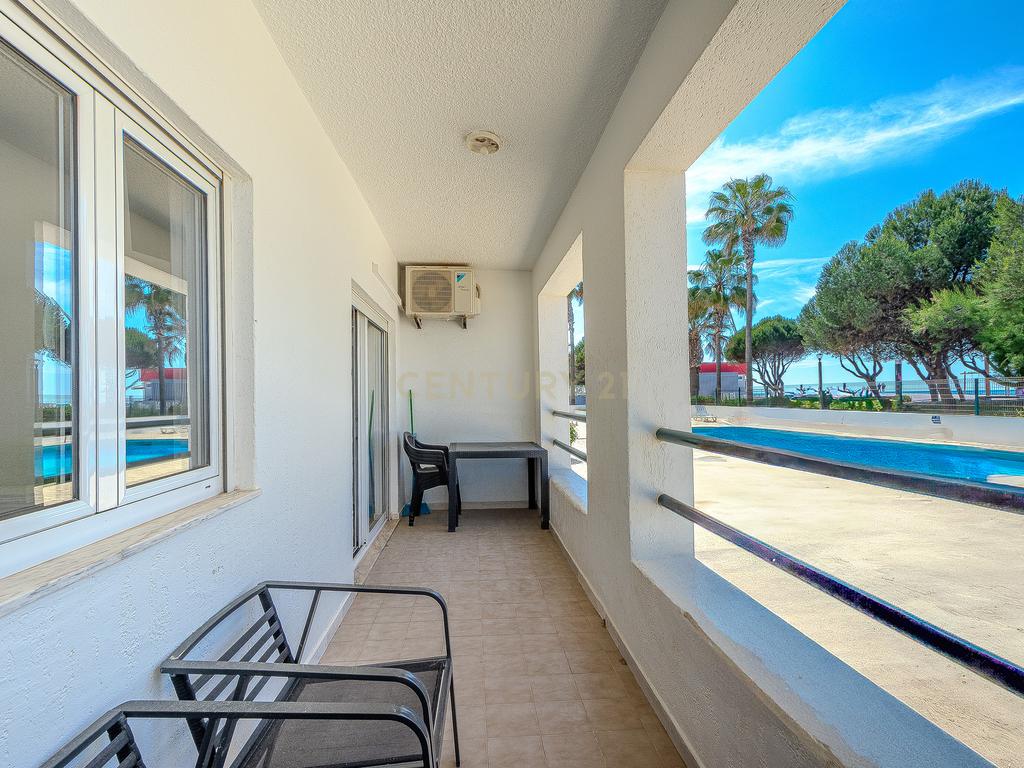 Apartamento T2 com Vista Mar na Primeira Linha de Praia – Quarteira - Image 28