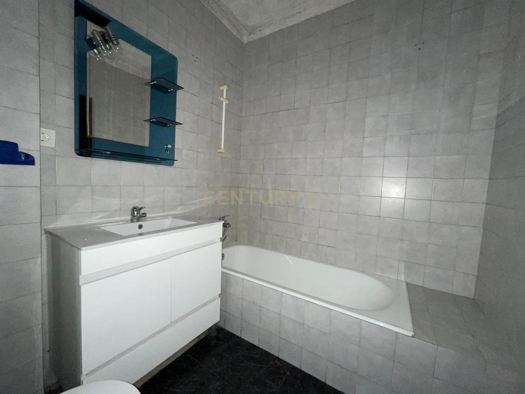 T3 em Vilar de Andorinho - Image 18