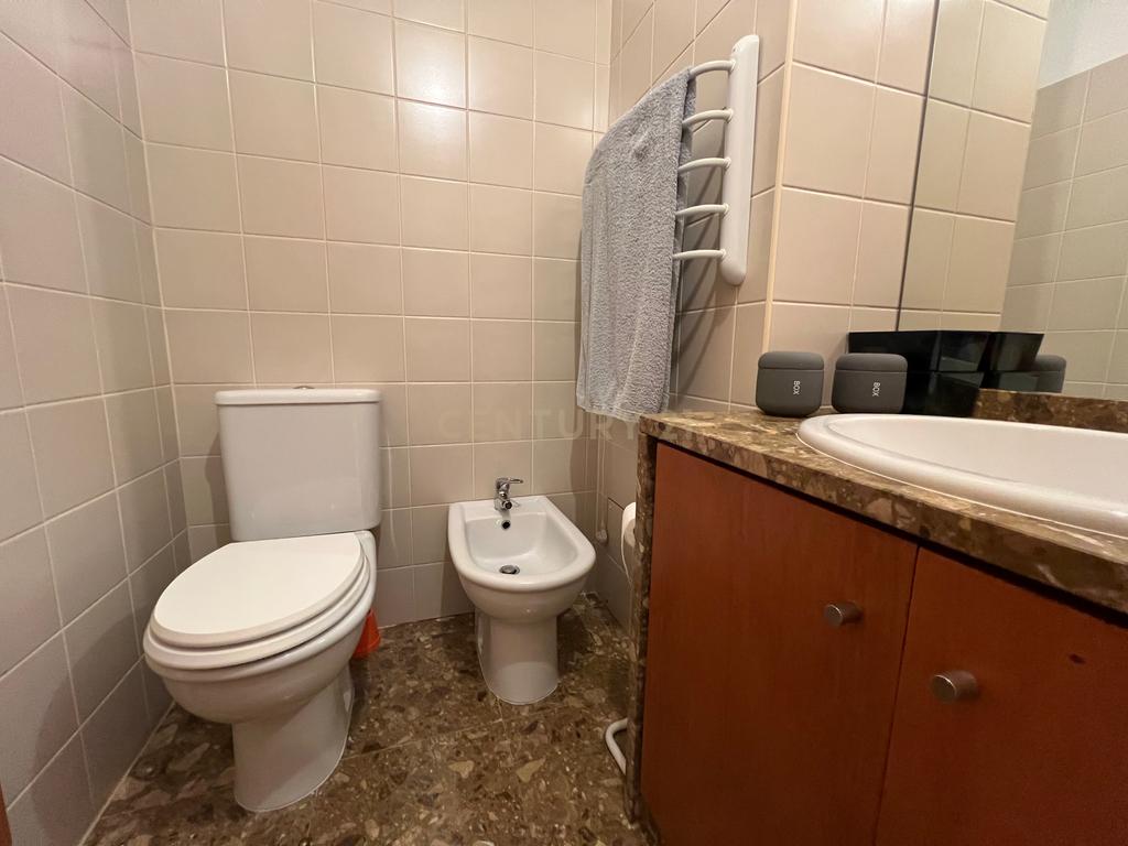 Apartamento T3 com vista desafogada e excelente luminosidade em Lumiar - Image 16