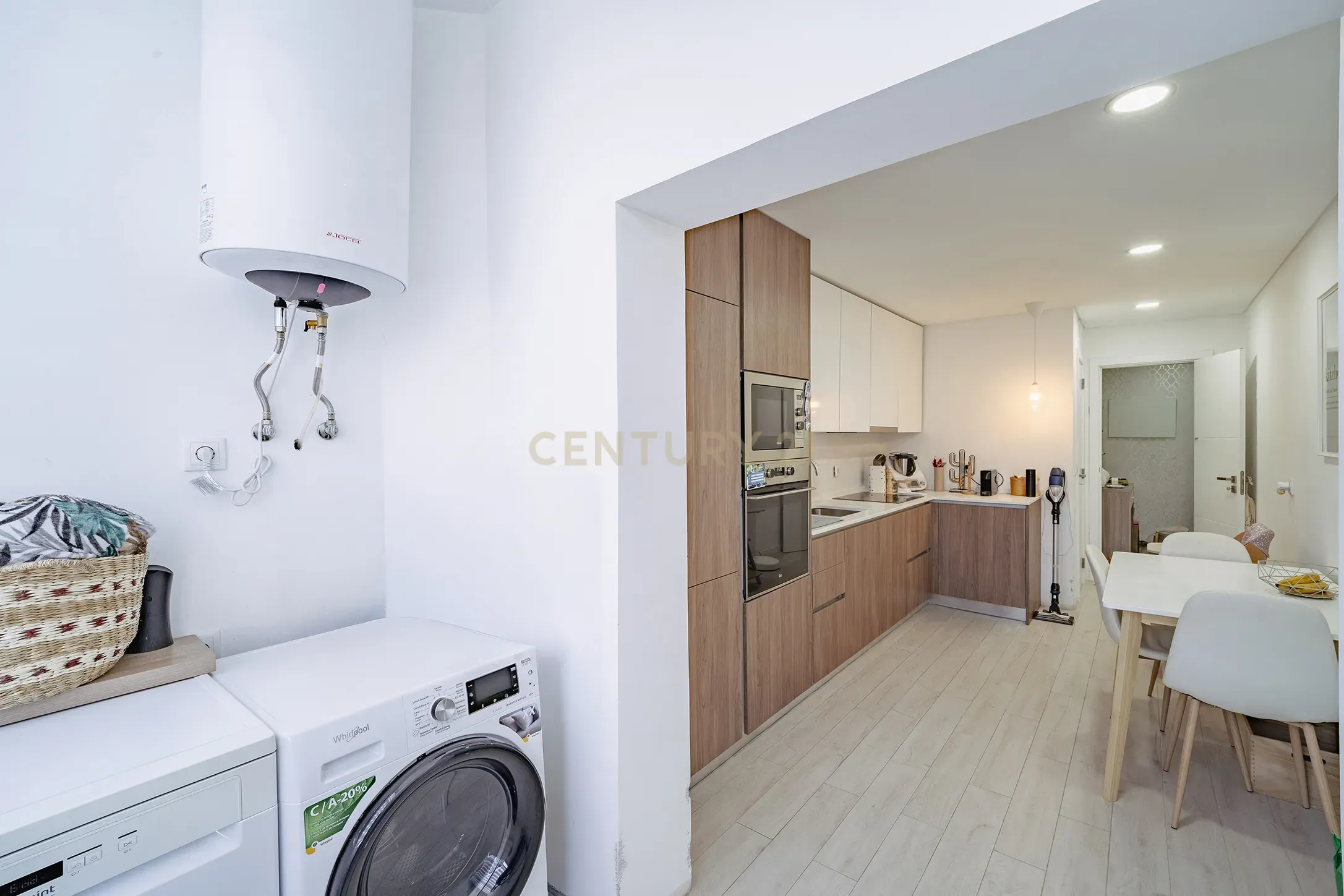 Fotografia 6 de Oportunidade Única no Feijó | T3 Remodelado, 107 m² e Pronto a Habitar