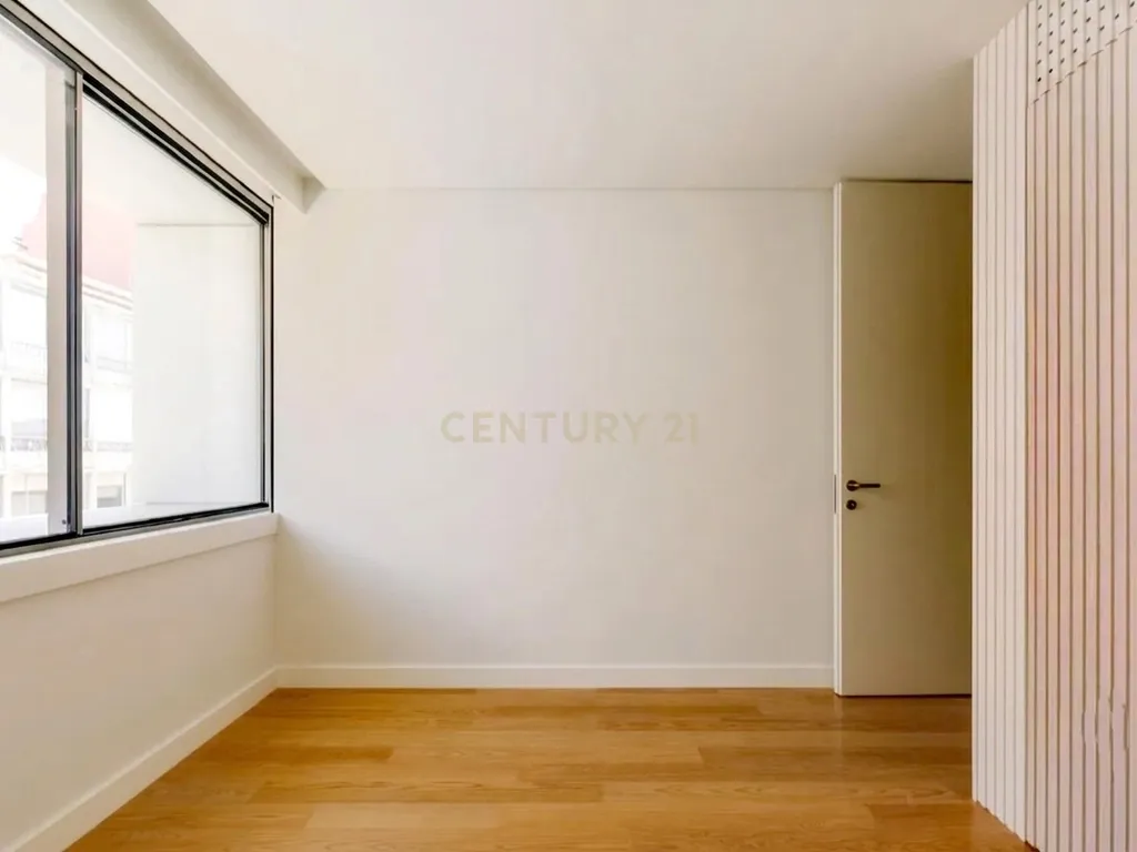 Luxuosa Moradia T4 em Alcântara, Lisboa - Image 11