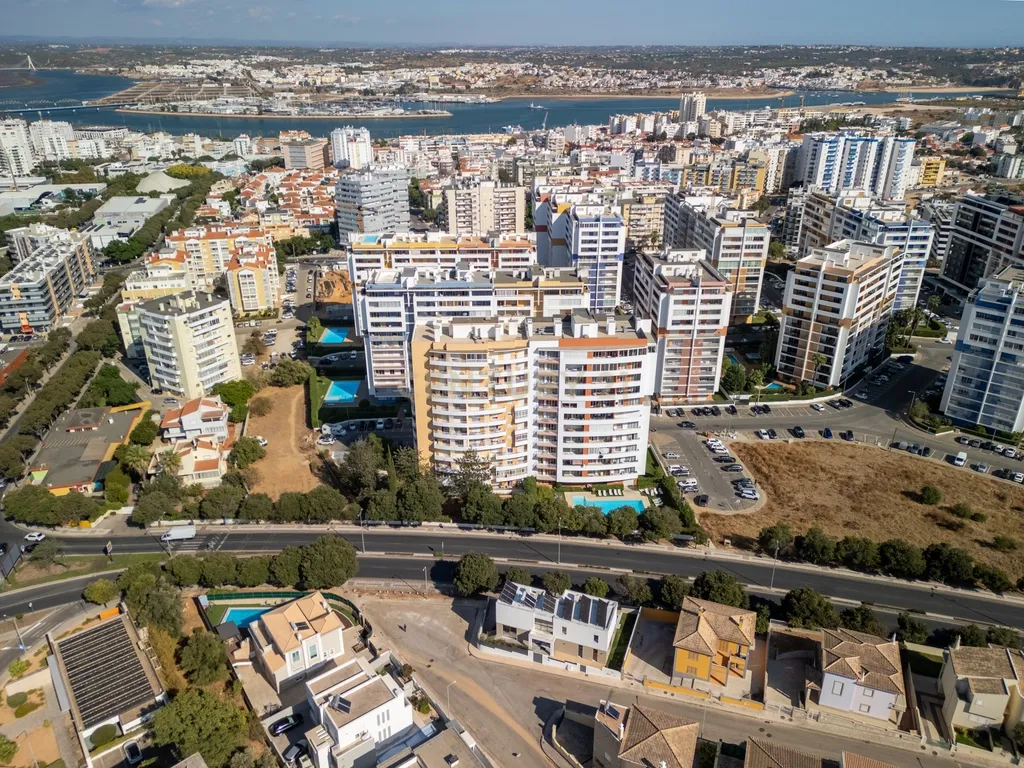 T0+1 mobilado, em condominio c/ piscina, Portimão - Image 22