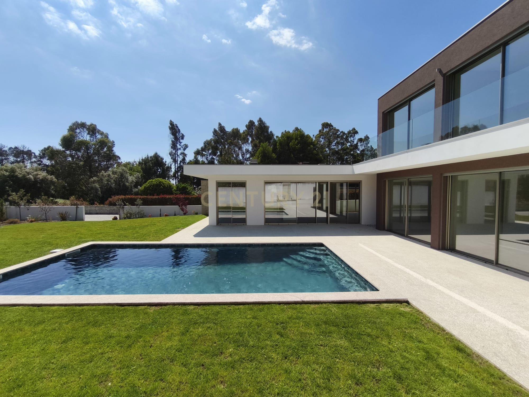 Luxuosa Moradia em Marinhas - Esposende com Vista para a Montanha e Piscina - Image 1