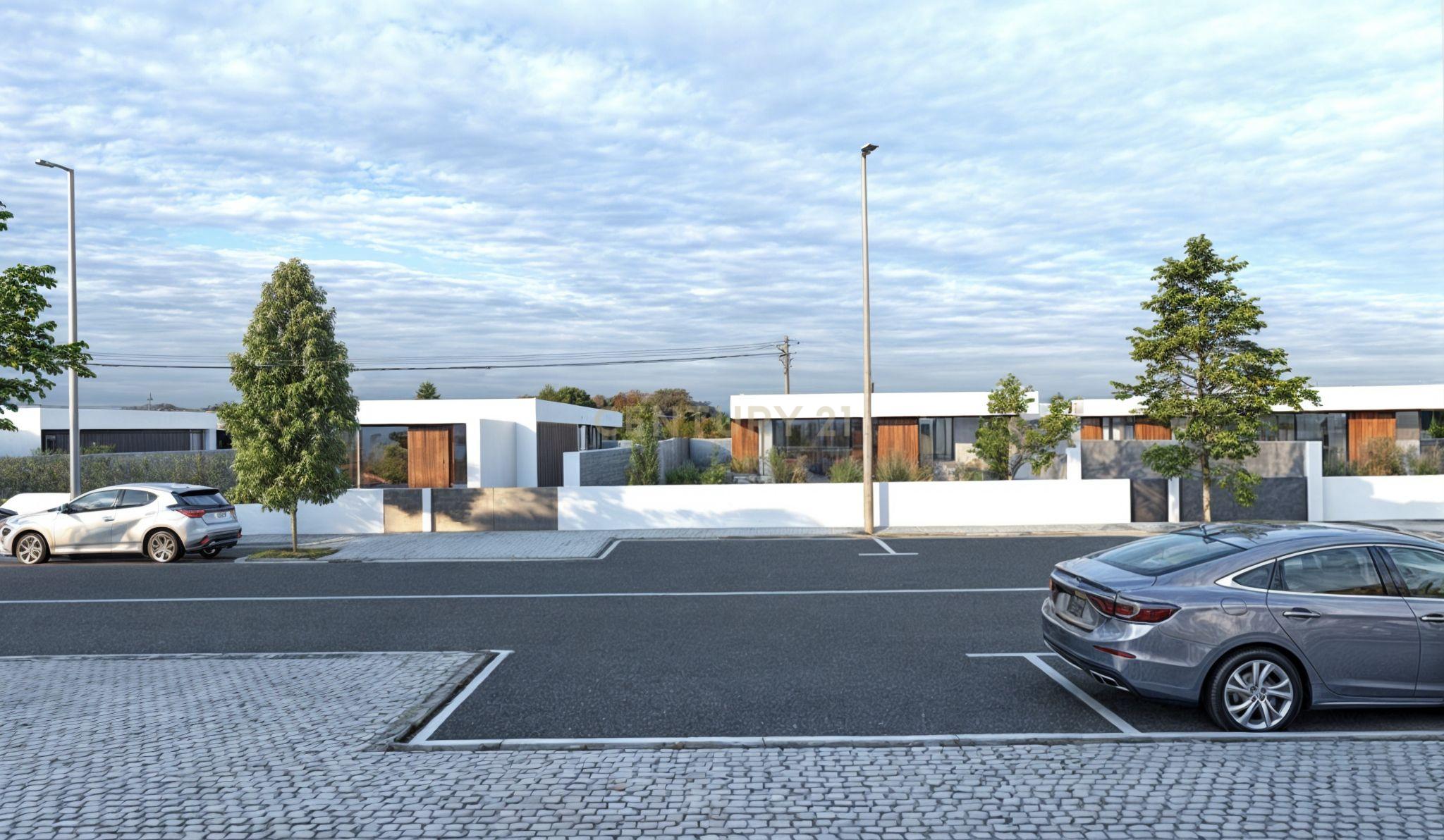 Moradia T4, em construção, no Bairro Sra da Luz - Image 16