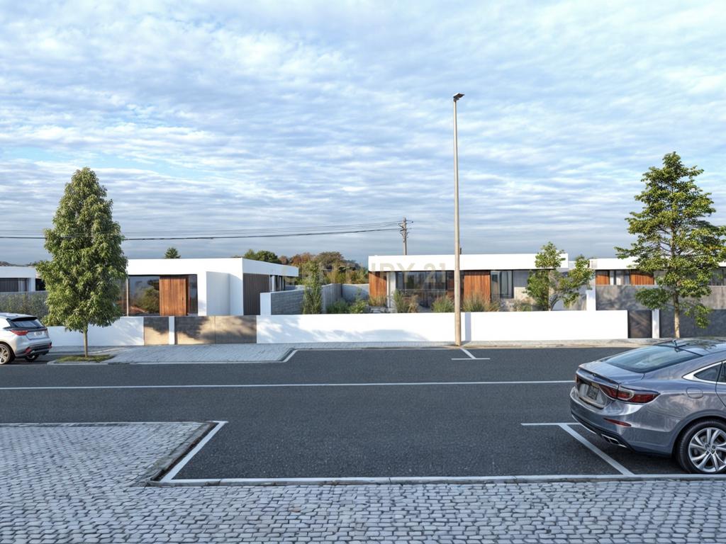 Moradia T4, em construção, no Bairro Sra da Luz - Image 15