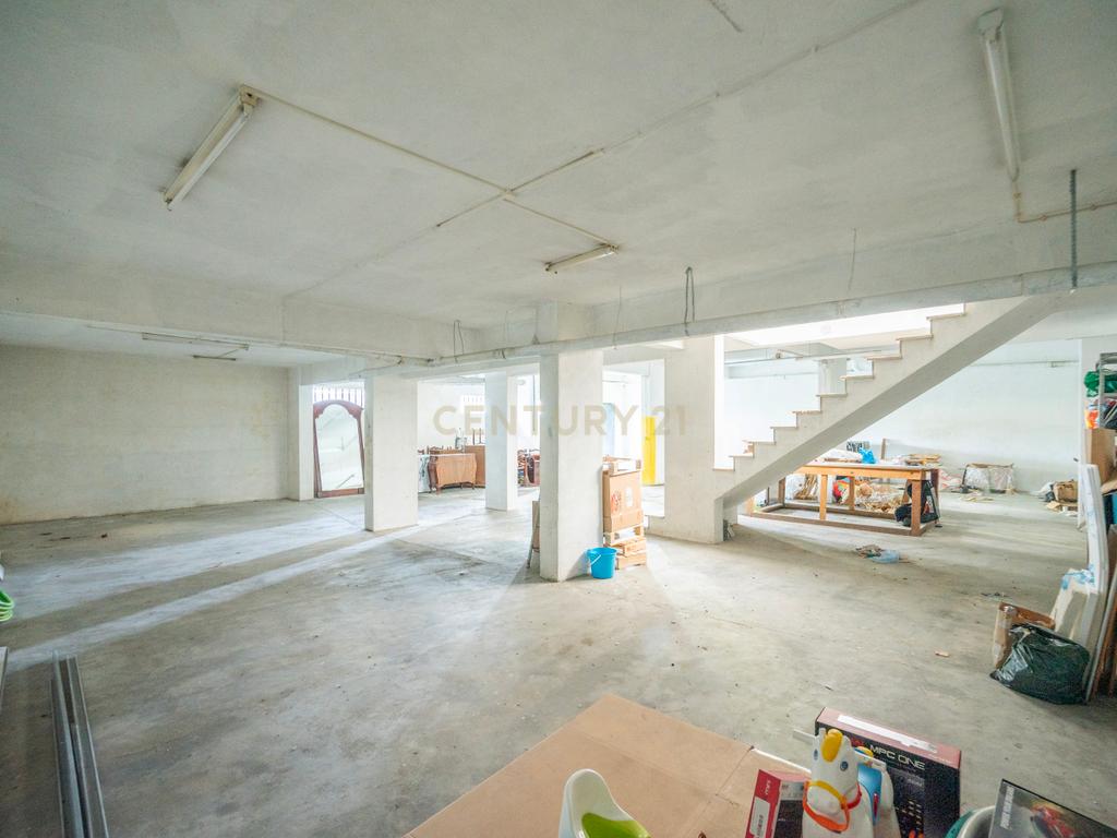 Loja e cave com 326m2 de área bruta, Quinta da Medideira, Amora - Image 18