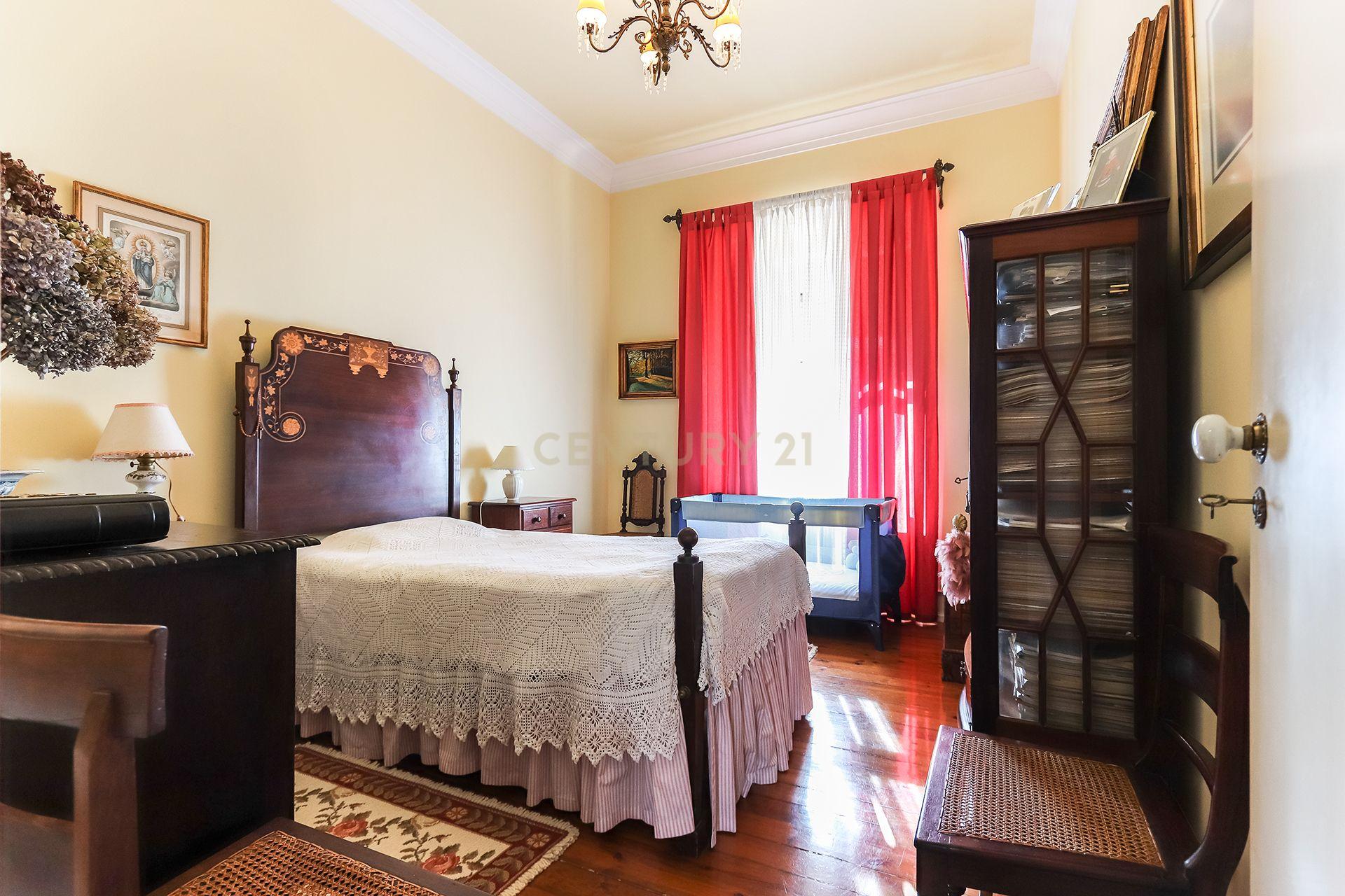 Apartamento T6 de charme no Areeiro - Image 24