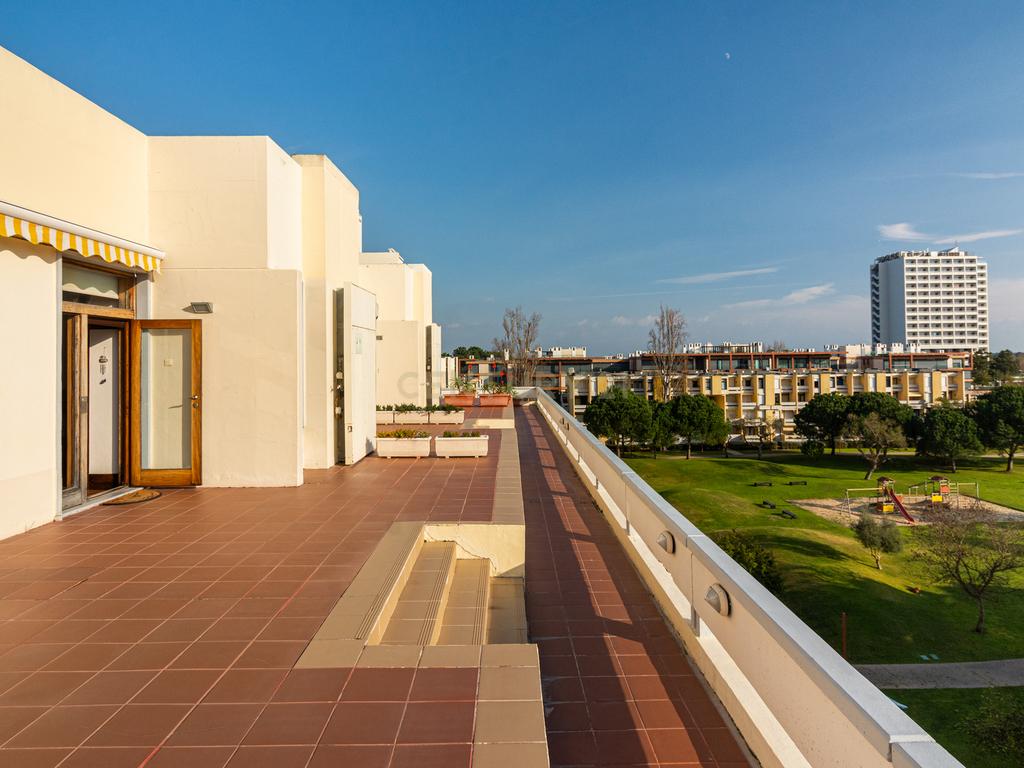 Apartamento T1+1 com vista deslumbrante, em Tróia, Carvalhal. Em Arrendamento! - Image 2
