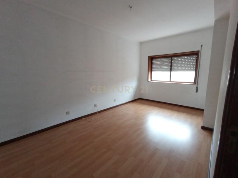 Apartamento T3 em Braga com Elevador e Garagem - Ferreiros | ZTRE-00764 - Image 7