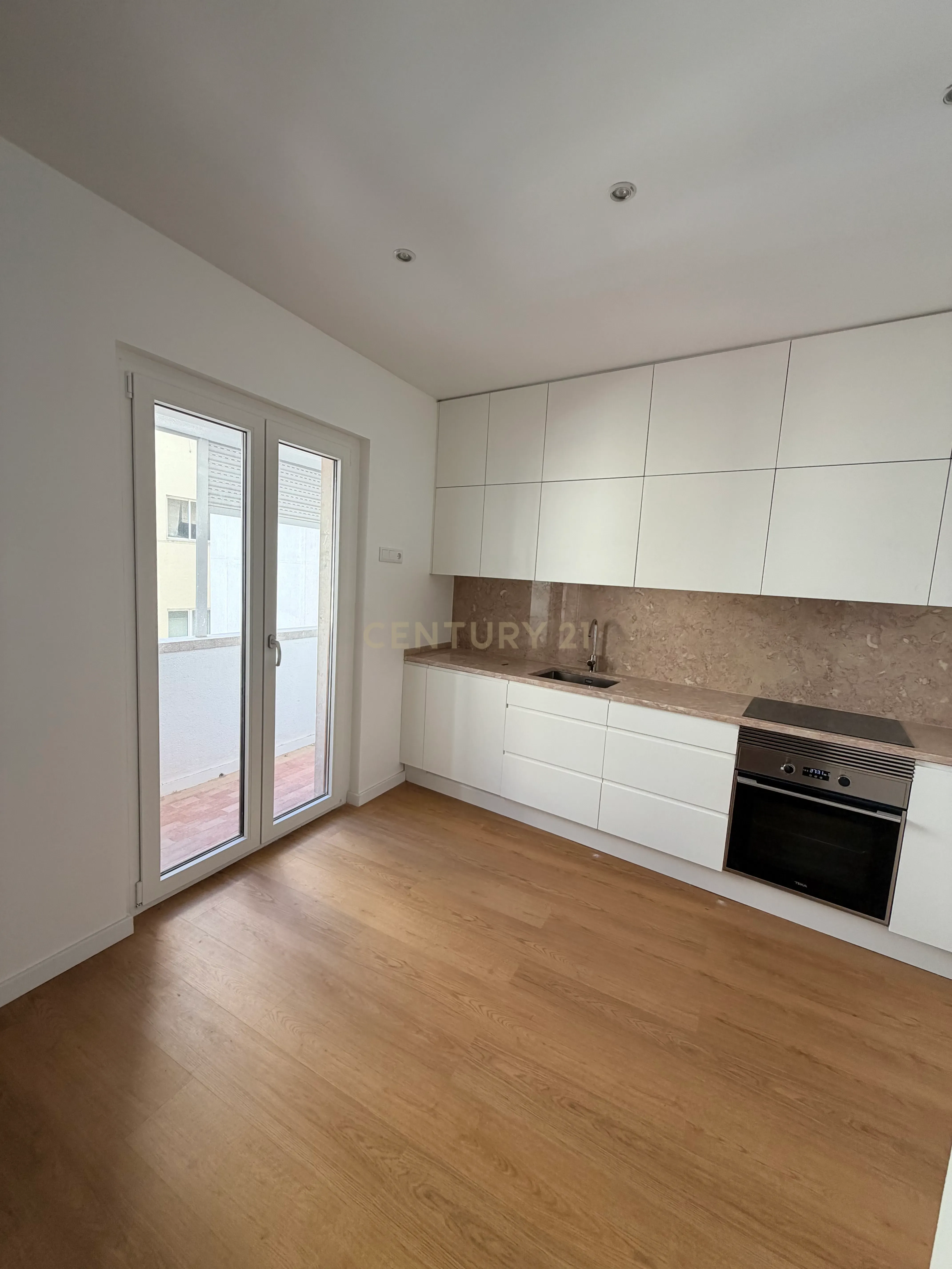 Fotografia 2 de Apartamento  T2 renovado em Lisboa com varanda