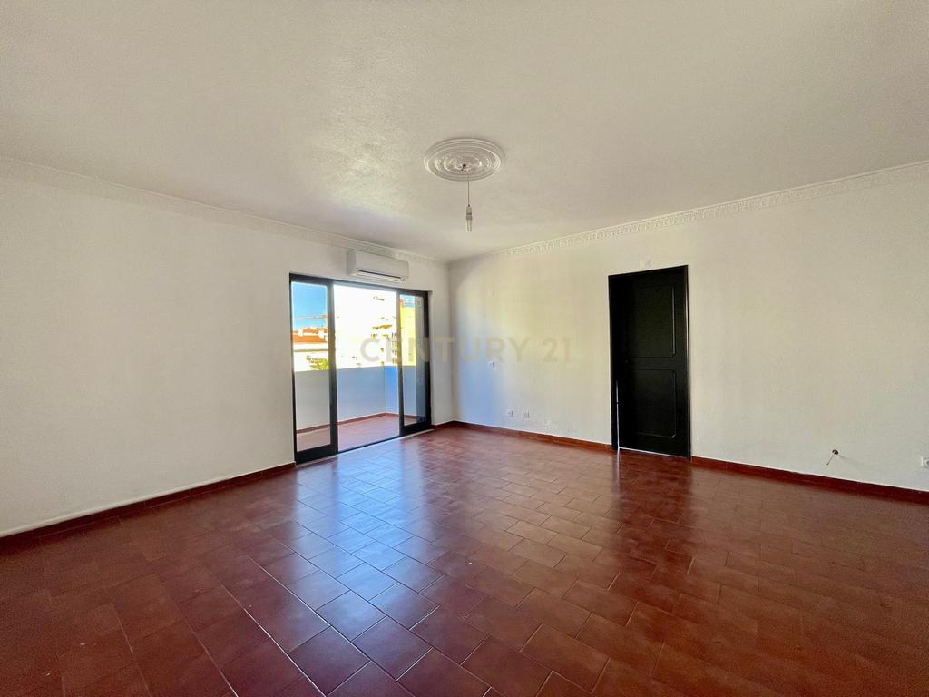 Exclusivo Apartamento T2 - Quarteira - Lugar de Garagem - Varandas - Praias - Marina Vilamoura - Image 4