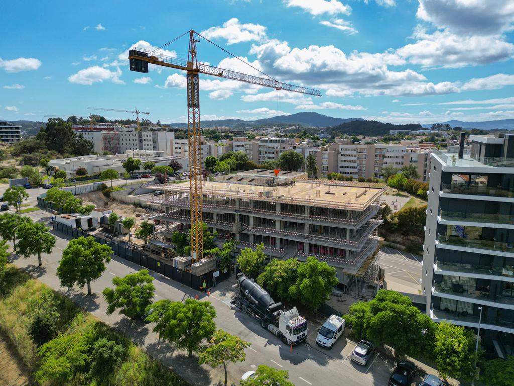 T3 Novo em Ferreiros, Braga | Suíte e 2 Quartos com Closet e Varanda Panorâmica - Image 31