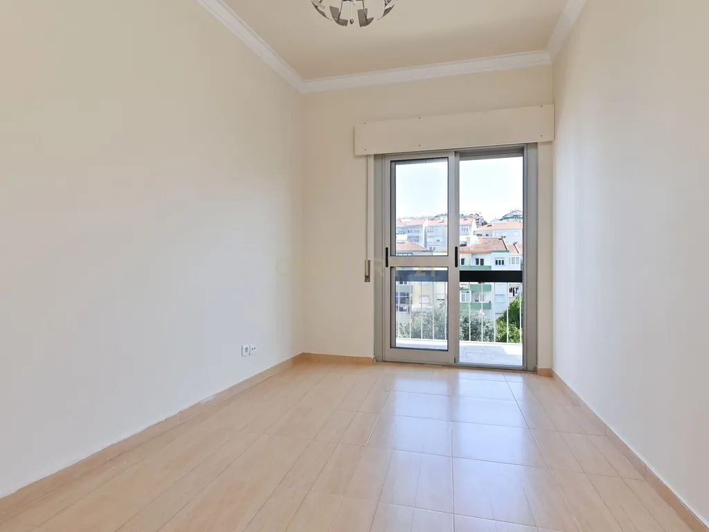 Apartamento T2 para venda em Mem Martins - Image 14
