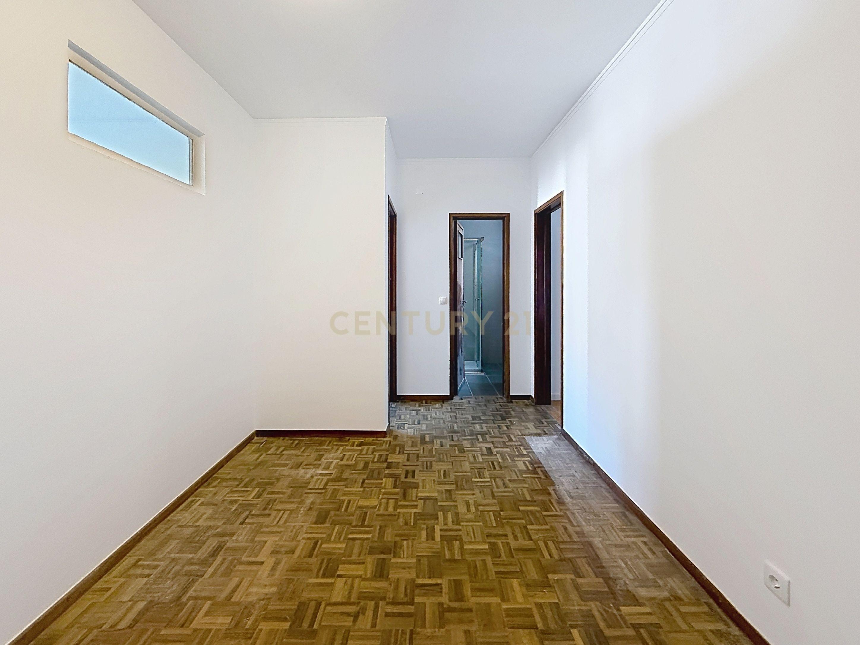 Fotografia 5 de T1+1 Renovado no Centro da Nazaré | Pronto a Habitar | 225.000€