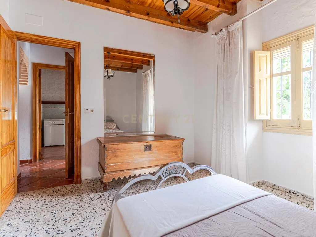 EXCLUSIVA CASA TRADICIONAL CON VISTAS ÚNICAS EN MONTEFRÍO - Image 20