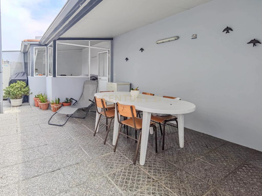 Moradia T4 de 4 Frentes com Jardim, Cozinha Regional e Garagem – Custoias, Matosinhos - Image 45