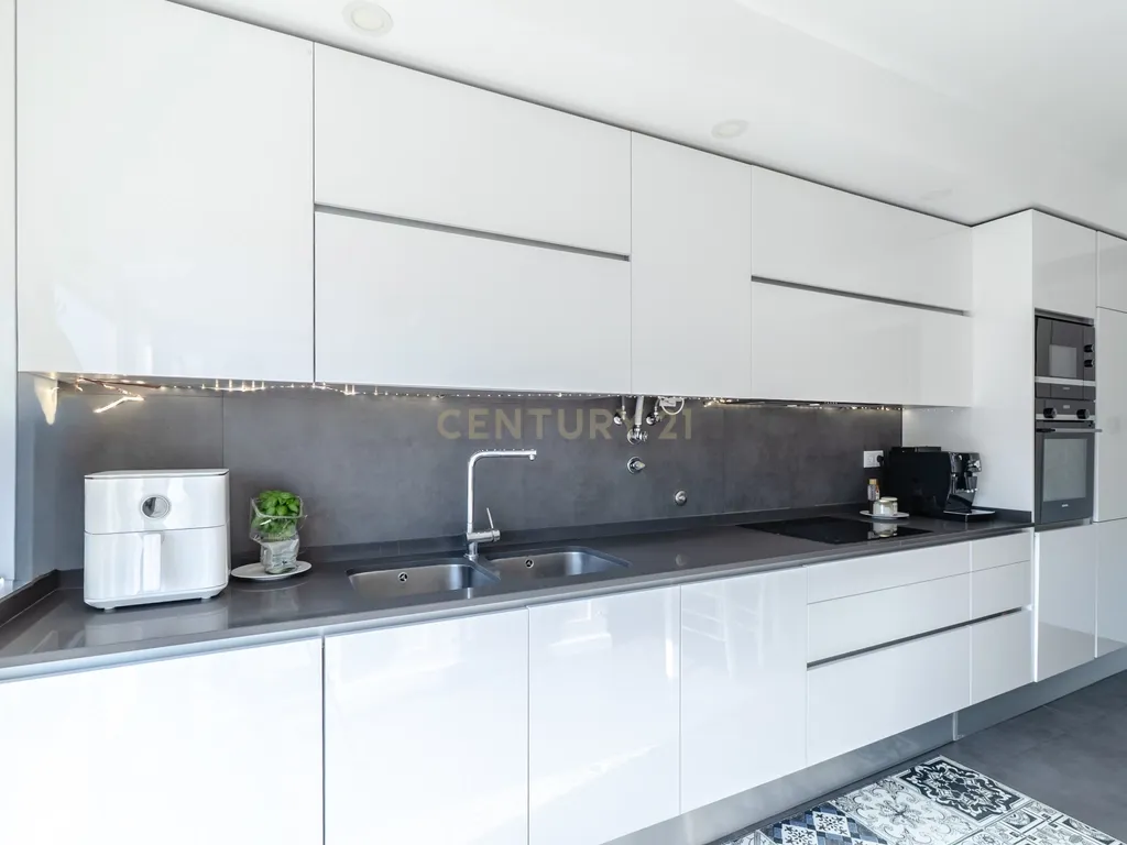 Duplex com terraço! a 5 minutos das praias! Quinta de Santa Teresa! - Image 15