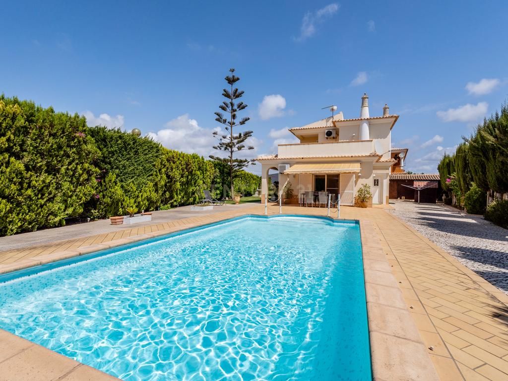 Moradia Independente T3, com Piscina e Amplo Espaço Exterior, em Algoz. - Image 22