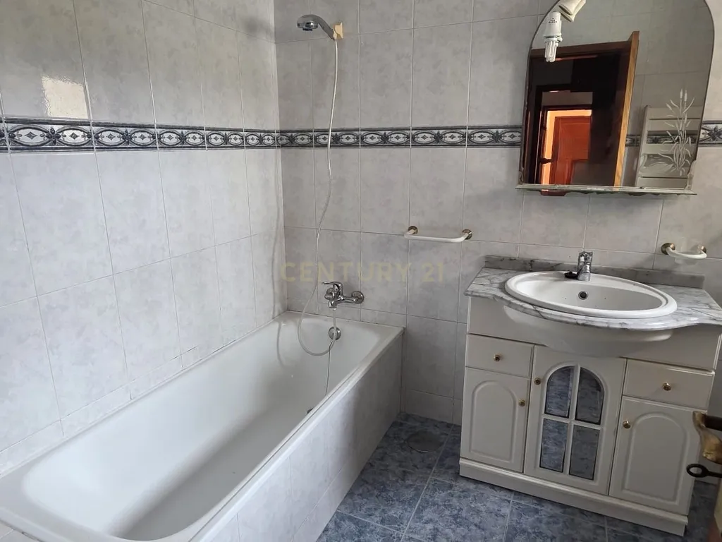 Apartamento T2 Alpendorada - Marco de Canaveses - Image 17