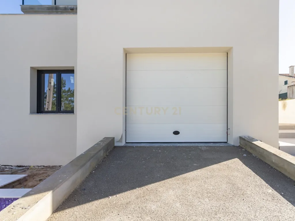 Carisma e boas áreas na sua Moradia Nova T4 Suites!!! no Pinhal do General - Image 88