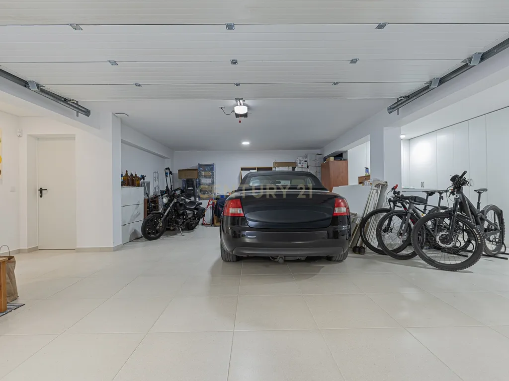 Moradia T4 de luxo, lote de gaveto 805m2, com cave e piscina. - Image 41