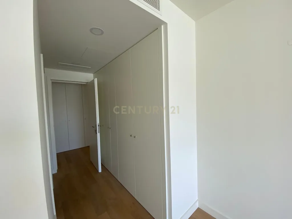 Apartamento T2 Novo com varanda, dois lugares de estacionamento, arrumo e fantásticas vistas sobre o rio - Image 34