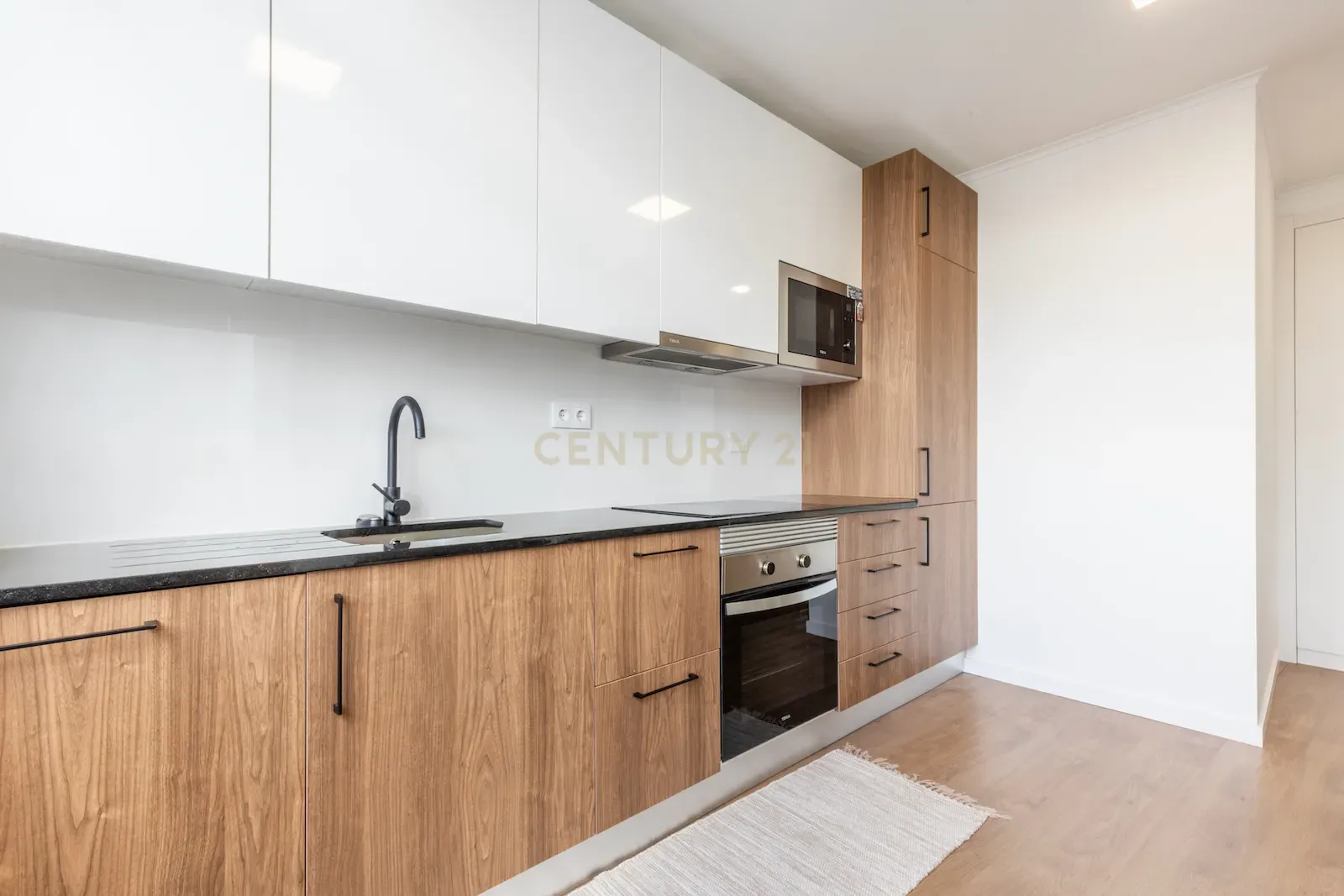 Apartamento T3 Totalmente Renovado com Excelente Localização em Lisboa - Image 20