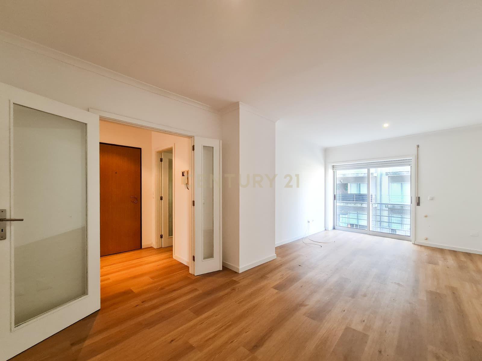 Fotografia 8 de 🏡 T2 PAREDES, MOURIZ C/ 2 FRENTES, EXCELENTES ÁREAS E VARANDAS EM TODAS AS DIVISÕES A APENAS 29 MINUTOS DO PORTO 📍📢  (Disponível para venda – atualmente arrendado até dezembro de 2026, com r