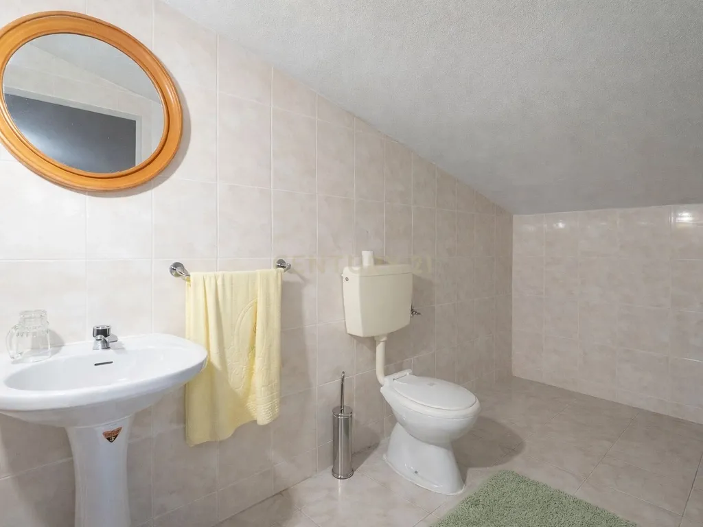 OPORTUNIDADE ÚNICA NA LOUSÃ – MORADIA COM GRANDE POTENCIAL (habitação e comércio) - Image 22