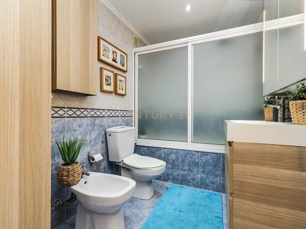 Apartamento T2 em Monte Abraão 97m², Varanda e Lareira - Image 11