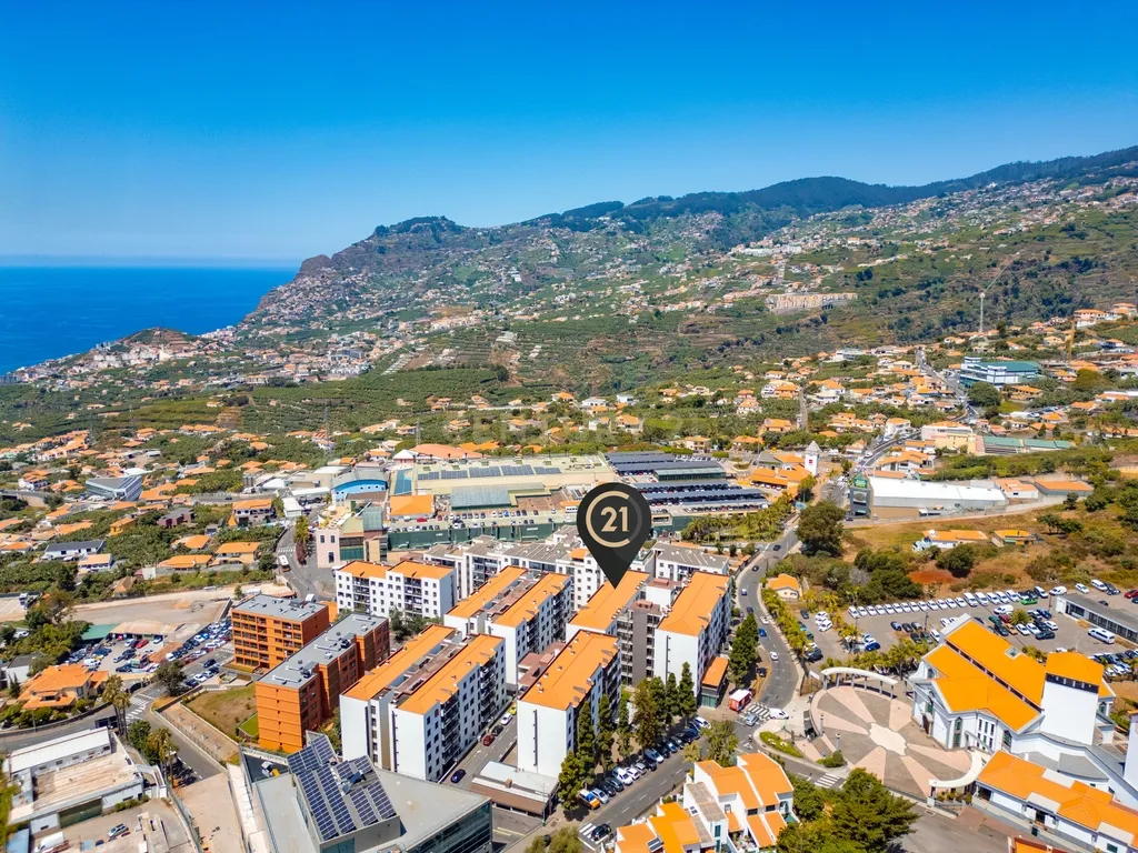 Apartamento T1 com Boas Áreas em Santo António, Funchal - Image 15