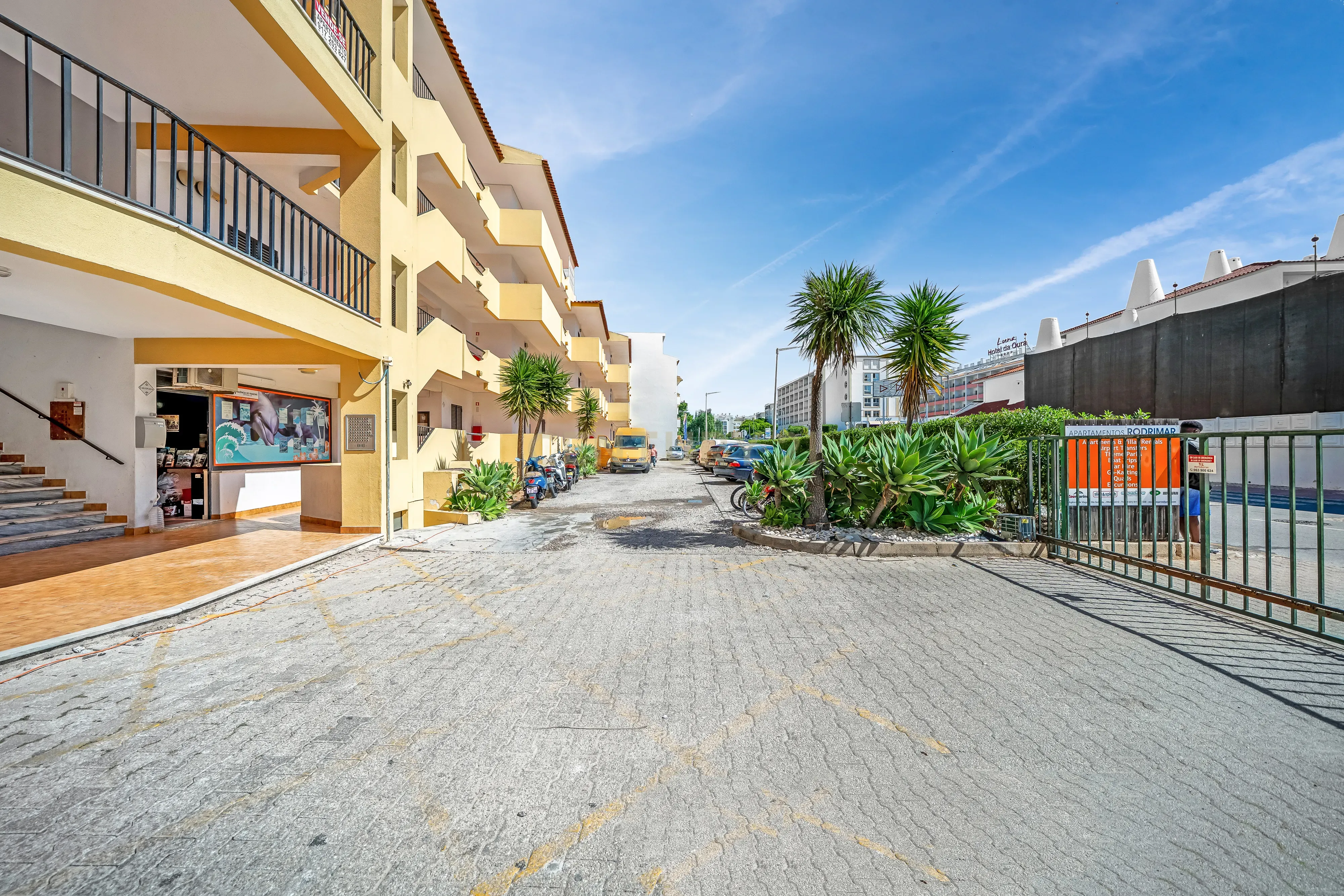 Fotografia 10 de T2 com 95 m² em Albufeira, Condomínio com Piscina, Arrecadação e Estacionamento