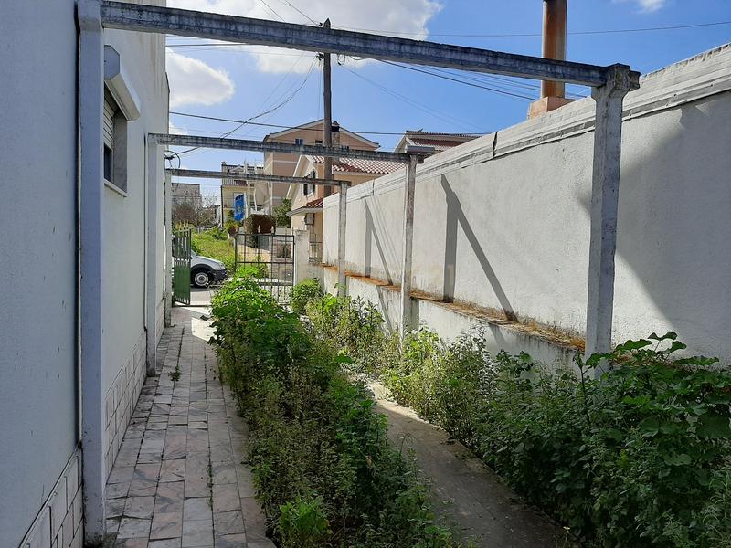 Andar de Moradia T2 com Logradouro e Garagem, na Quinta do Conde - Image 2