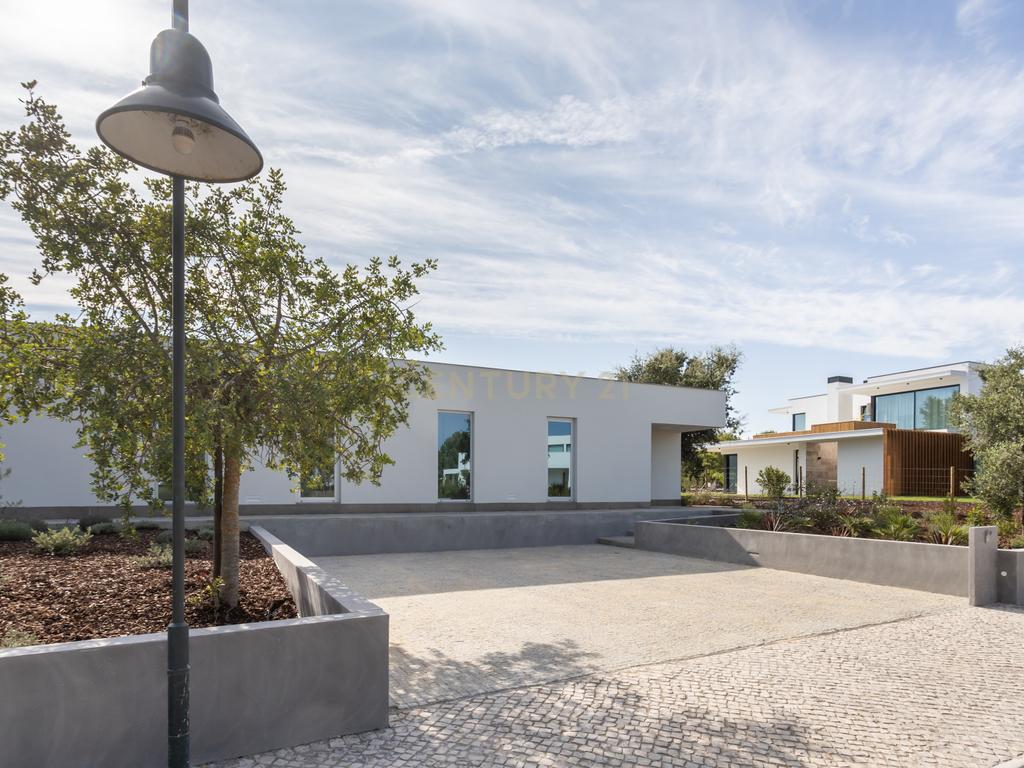 Moradia de luxo inserida no condomínio da Quinta do Perú - Image 49