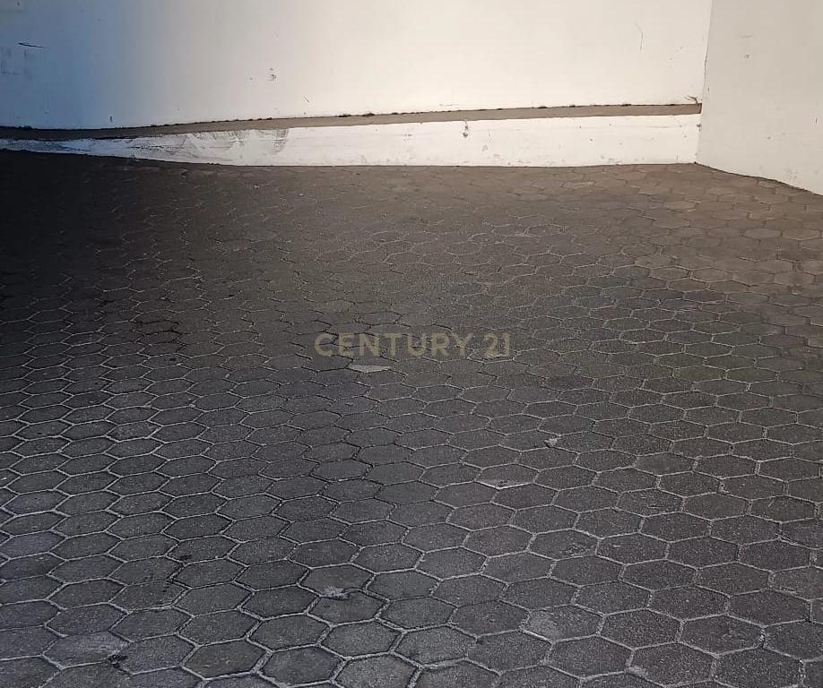 LUGAR GARAGEM EM ALVOR JUNTO PASTELARIA SUIÇA - Image 5