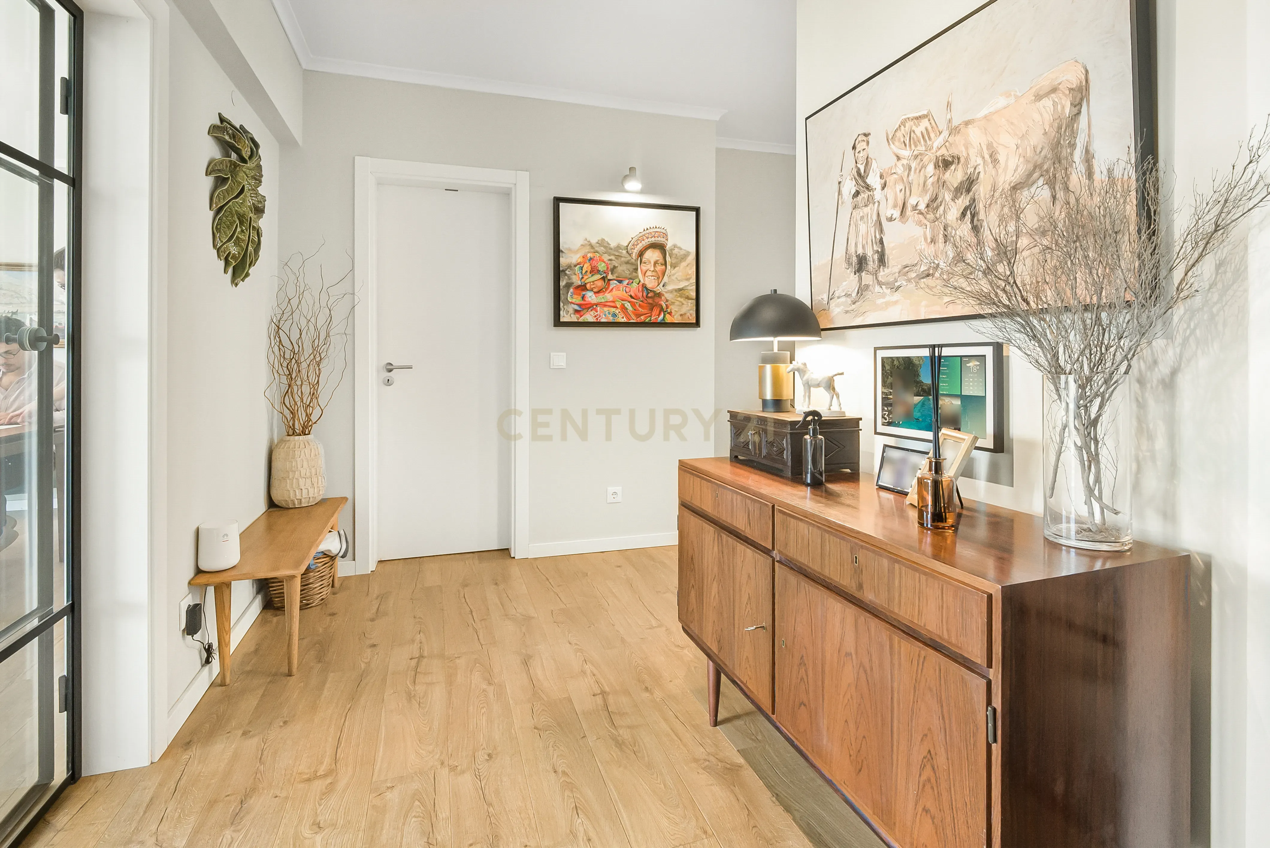 Apartamento T3 convertido em T2 totalmente renovado - Cova da Piedade ( frente à Estação) - Image 11