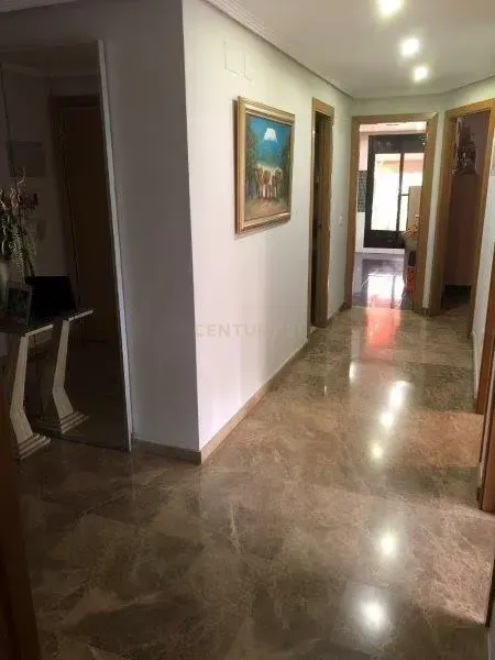 Apartamento de 3 quartos em Valência com comodidades de luxo - Image 11