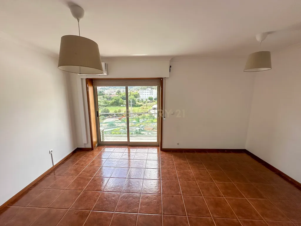 T2 ultimo piso junto ao centro- paredes - Image 19