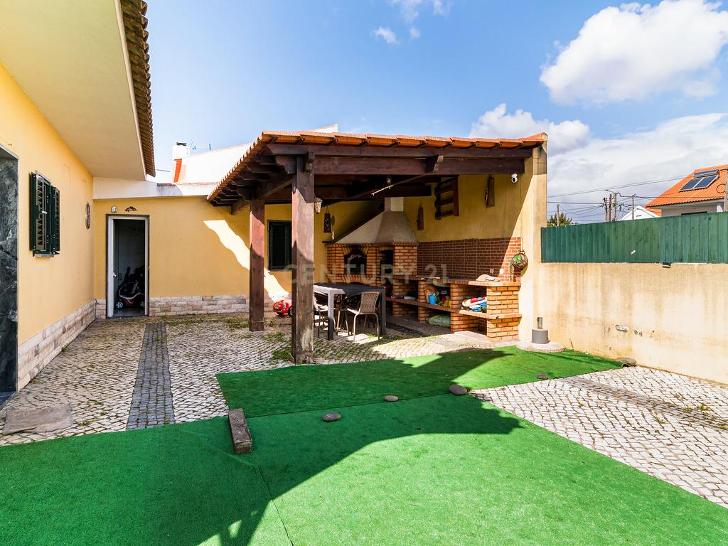 Moradia T3+2 Isolada na Quinta do Conde - Image 22